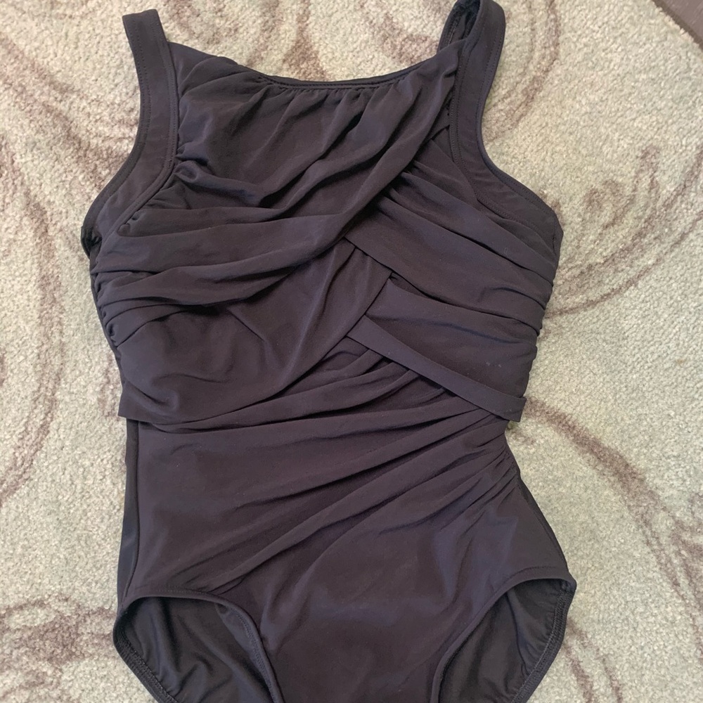 Miraclesuit One Piece Underwire Swim Suit Black Size 14